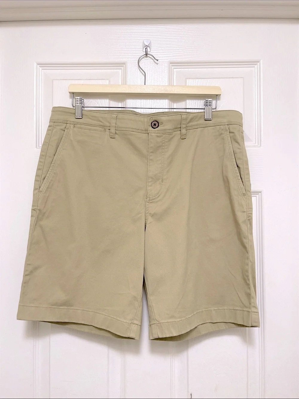 NWT Tommy Bahama Boracay Island Chino 9-Inch Shorts in Stone Khaki - Picture 5 of 8